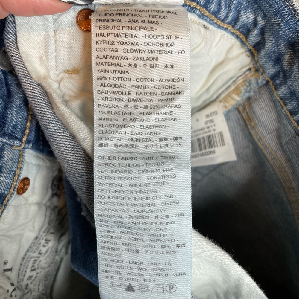 Levi’s 501 Embroidered Shorts - Picture 10 of 16